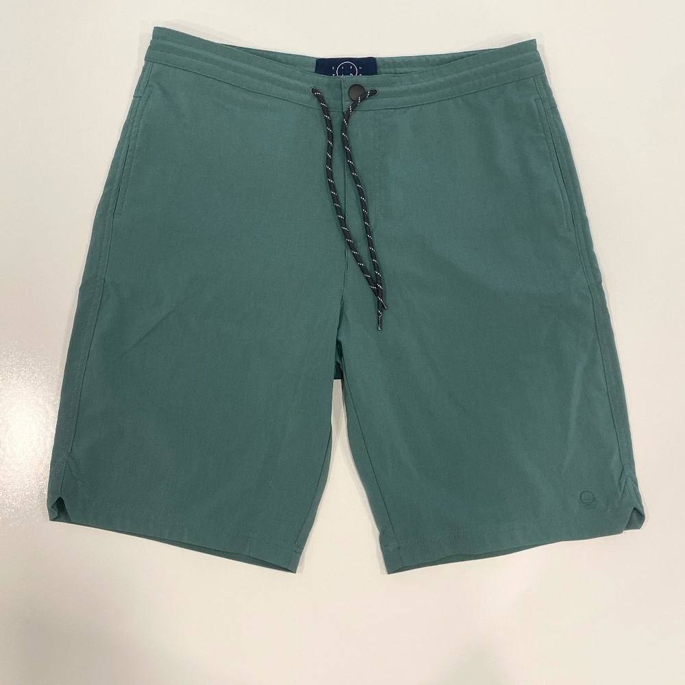NWOT Men's Even Tide 10" Board Shorts - 32